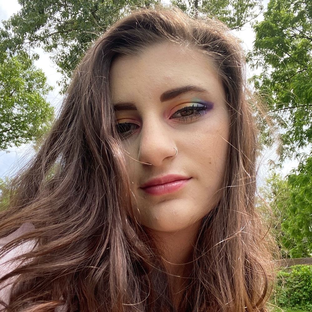 Meet your Posher, Julia